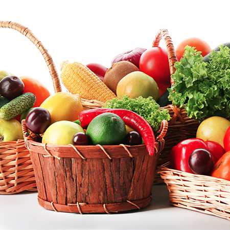 Fresh vegetables and fruits isolated on white Articolo34 HeaderMobile